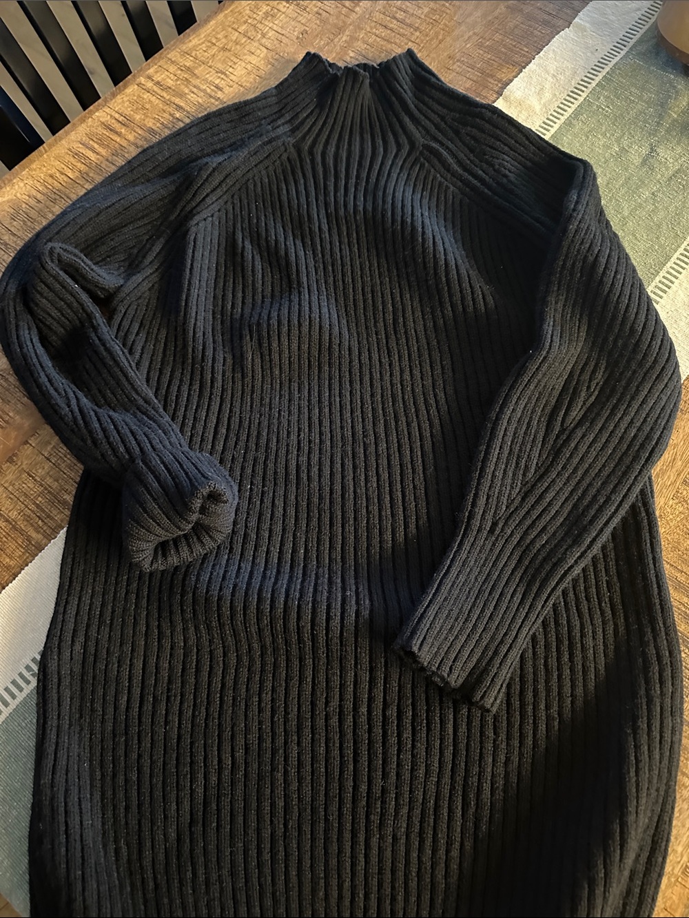 Women’s Black Ribbed Turtleneck Sweater